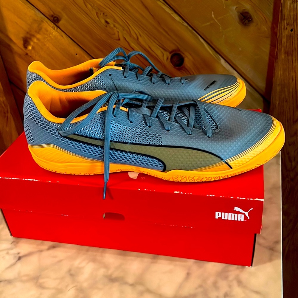 Puma Invicto Fresh Indoor Soccer / Casual Shoe